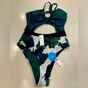 NWT CUPSHE Woman’s Green/Black/White Tropical Print 1pc.Swimsuit